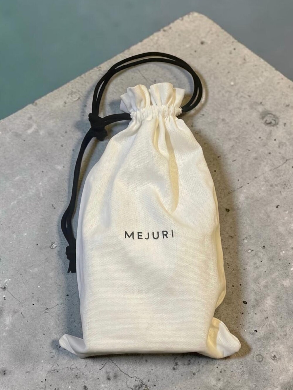 MEJURI Off-White/Black Cotton Drawstring Jewelry Dust Bag
